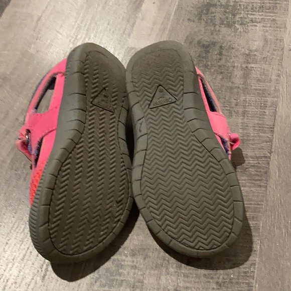 OshKosh B’gosh Sandals - Picture 5 of 5